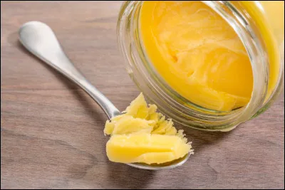 Comment les Indiens appellent-ils le beurre clarifié ?