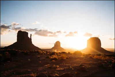 Est-ce que tu pr&eacute;f&egrave;res regarder le coucher du soleil ou le lever du soleil ?