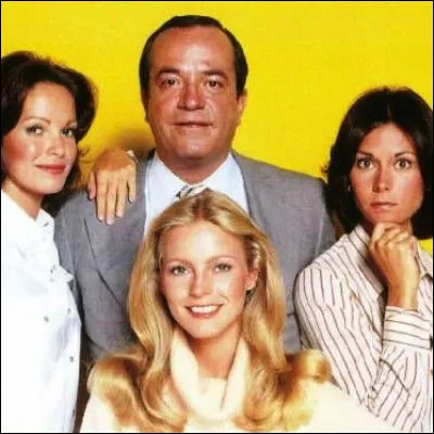 Dans la s&eacute;rie "Dr&ocirc;les de dames", comment s�appelle le bras droit de Charlie Townsend qui g&egrave;re les "Anges" en son nom ?