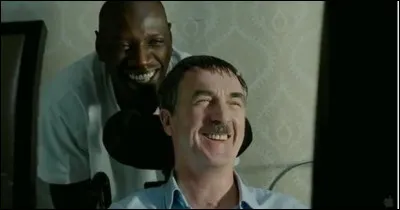 6 heures, je me lève de mon lit en fer où je dors sur des clous !