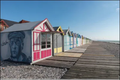 Quelle commune balnéaire se situe dans le département de la Somme, célèbre pour son chemin de planches le plus long d'Europe ?