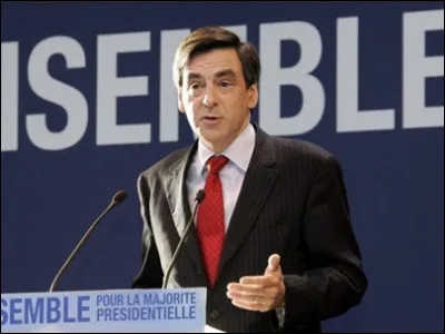 Premier ministre pendant les cinq années de la présidence Sarkozy, François Fillon était en 2007