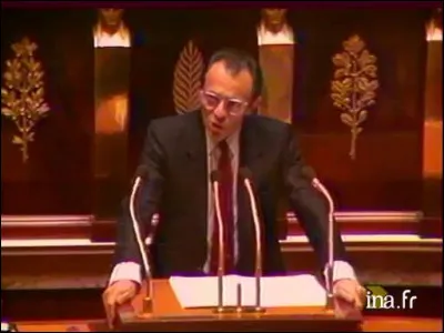 Nommé en 1988, Michel Rocard
