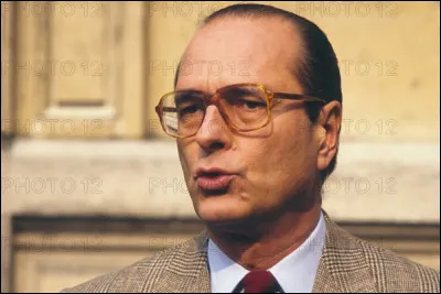 Son prédécesseur, Jacques Chirac lorsqu'il est nommé en 1974