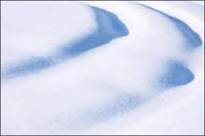 Quel mot plus connu utilise-t-on pour désigner un banc de neige ?