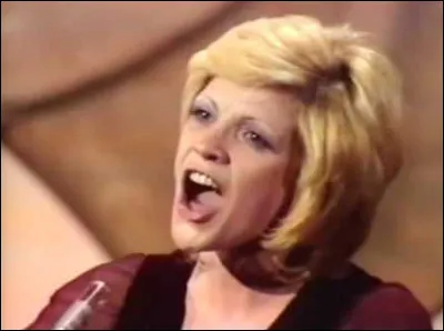 Complétez le titre de la chanson gagnante du Concours Eurovision de la chanson 1971, interprétée par la chanteuse française Séverine : ''Un banc, un arbre,...''.
