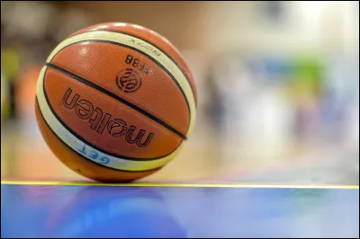 À quel sport appartient cette balle ? (2)