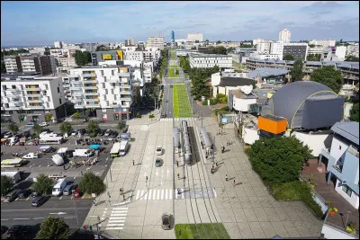 Cette autre ville de Normandie reconstruite en 1960 a vu sa population multipliée par 13 en 20 ans devenant la deuxième plus grande ville du Calvados :
