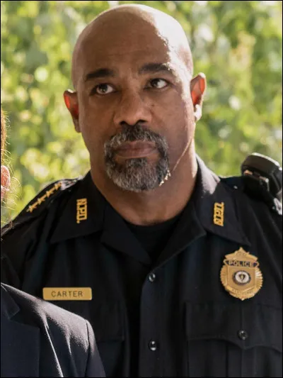 Le personnage interprété par Michael Beach est...