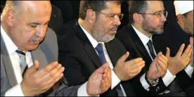 Dans quel pays cette organisation est-elle arrivée au pouvoir en 2012 ?