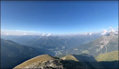 Nous sommes ici en haut de Matrei in Osttirol. Nous nous trouvons dans les Alpes...