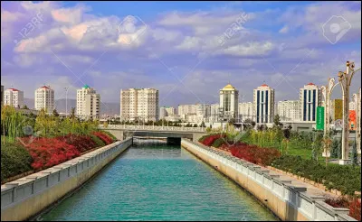 Quelle est la superficie approximative du Turkm&eacute;nistan ?