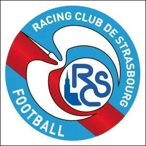Quel est le nom du stade o joue le RC Strasbourg  domicile ?