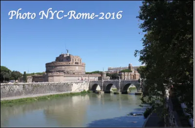 Quel est ce fleuve italien qui se jette dans la mer Tyrrhénienne et qui avant arrose la ville de Rome ?