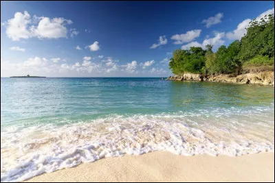 Qui chante "Belle-Île-en-Mer Marie-Galante" ?