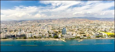 Dans quel pays se trouve Limassol, ville de 220 000 habitants