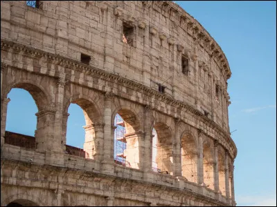 Dans quelle ville se trouve le Colisée ?