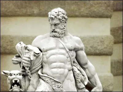 Qui est ce h&eacute;ros la mythologie grecque, dont le nom signifie ''Gloire d'H&eacute;ra'' ?