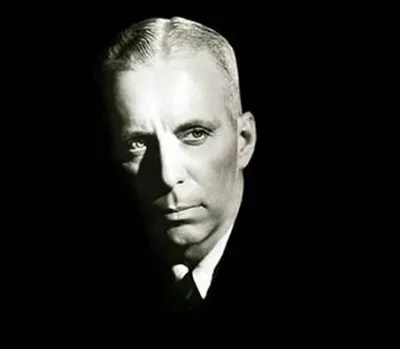 Qui est ce cin&eacute;aste am&eacute;ricain, r&eacute;alisateur du film ''Les Chemins de la gloire'' (film de 1936) ?