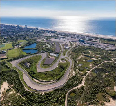Zandvoort est un circuit automobile situé aux Pays-Bas.