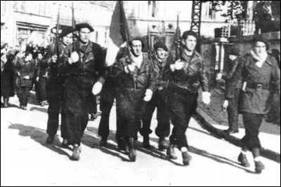 Le 11 novembre 1943, dans la France occupée, 200 maquisards de l'Ain et du Haut-Jura défilent dans cette ville ; c'est l'une des actions les plus emblématiques de l'histoire du maquis : de quelle ville s'agit-il ?