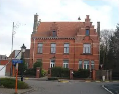 De quelle ville d'Israël cette commune flamande de Belgique est-elle l'homonyme ?