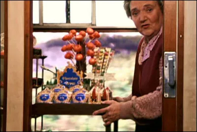 On te dit d’aller à la station 9 3/4. Tu suis une famille de sorciers et prends le train. La femme de bord te demande les friandises que tu veux. Lesquelles prends-tu ?