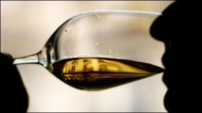 Comment se nomme la persistance du gout d'un vin en bouche ?
