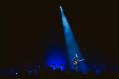 Quel chanteur, né à Agen est l'auteur-compositeur et interprète du titre ''Bonne nouvelle'' ?