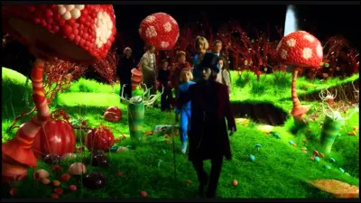 Willy Wonka est interprété par Johnny Depp dans le film "Charlie et la chocolaterie".