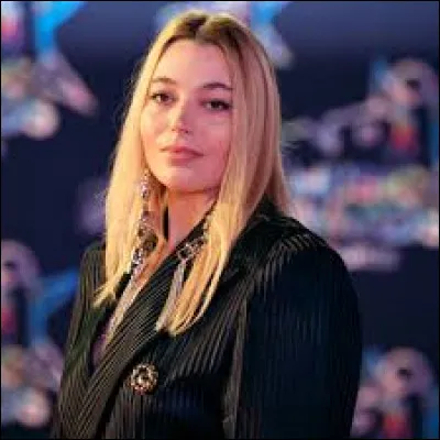 À quelle chanteuse doit-on le tube "Recommence-moi" ?