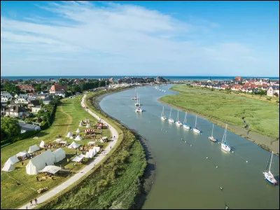 Quel est ce petit fleuve côtier, long de 100 km, qui arrose Mézidon et Saint-Pierre et se jette dans la Manche à l'est de Caen ?