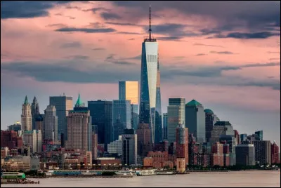 Qu'est-ce qui a été construit à la suite des attentats, pour le devoir de mémoire ?