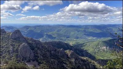A quelle altitude situez-vous le point culminant du d&eacute;partement ?