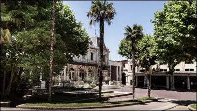 Quelle est cette station thermale situ&eacute;e en bordure de la vall&eacute;e de l'Orb et du massif du Caroux ?