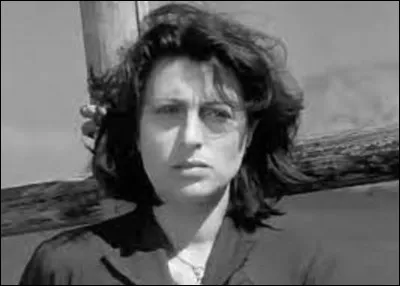 Qui est cette actrice italienne qui joue le rôle principal dans le film ''Au diable la richesse'' ?