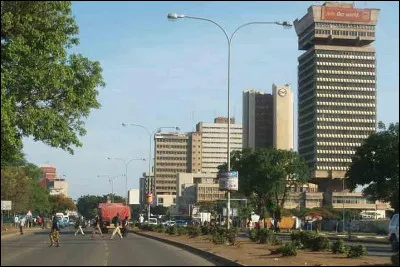 Dans quel pays se trouve Lusaka, ville de 1,8 habitants ?