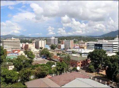 Dans quel pays se trouve Blantyre, ville de 800 000 habitants ?