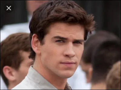 Qui embrasse-t-elle dans le 3, partie 2 ?