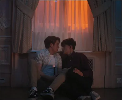 Les mains de Nick et Charlie...