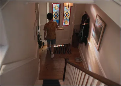 Qui attend Charlie derrière la porte ?