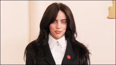 Quel est le titre de son premier album studio ?