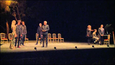 À quel dramaturge faut-il attribuer la pièce de théâtre "La Guerre de Troie n'aura pas lieu" ?