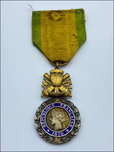 Lorsque nous allons dans les commentaires d'un quiz, nous pouvons le noter avec des médailles. Combien y en a-t-il ?