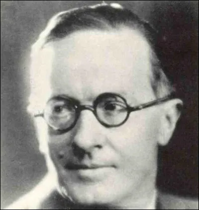 Qui est cet écrivain français, auteur du roman ''La Menteuse'' ?