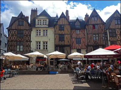 Combien le département de l'Indre-et-Loire compte-t-il d'habitants ?