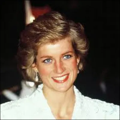 A la suite du décès duquel des membres de sa famille Diana est-elle devenue une Lady ?
