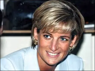 Quel sport Charles pratiquait-il lorsque Diana a fait sa connaissance ?