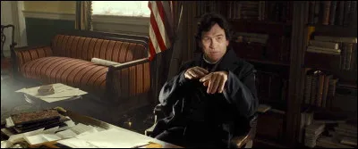 Ce biopic avec Lee Jones est...