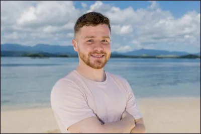 K - Quel est le nom de l'émission de télé-réalité française où des candidats sont abandonnés sur une île et doivent survivre tout en participant à des épreuves ?